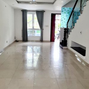 cho thuê căn nhà phố khu biệt thự ecoxuan lái thiêu, 120m2 3pn3wc, nt có máy lạnh, giá 11tr