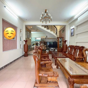 [quận tân bình] ngay chợ hoàng hoa thám - 3 lầu kiên cố- giá ngợp 2ty7 thông ra cộng hoà, sổ sẵn