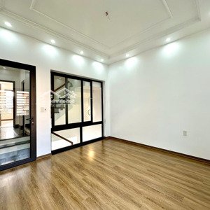 chỉ còn 1 căn siêu đẹp vị trí mặt ngõ ngô gia tự