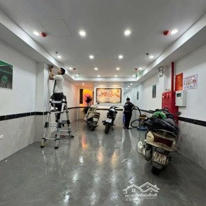 hoàng đế trở lại trấn giữ chùa láng độc tôn dòng tiền