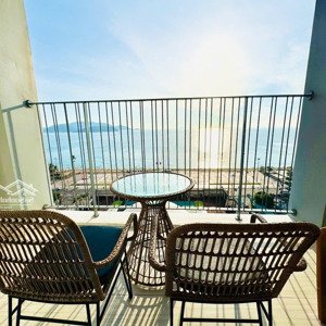 cần bán căn panorama view biển , quảng trường, tầng 10 . có ban công lớn