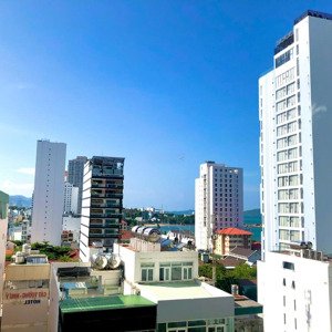 bán căn studio scenia bay view đông nam. lh thuý hoà