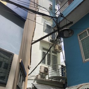 lý thái tổ q10- 4 tầng btct - full công năng- an ninh - sổ vuông như a4 - giá 4.7 tỷ