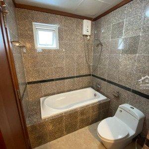 riêng full nt, share cc 3tr5, toilet riêng 4tr5