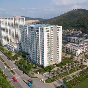 Chính chủ chuyển sinh sống cần bán căn hộ 2Pn 68m2 chung cư Bim 17 Tầng, trung tâm du lịch Hạ Long.