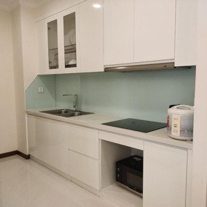 cần bán căn hộ 1 phòng ngủ landmark plus view đẹp, full nội thất, suất nước ngoài
