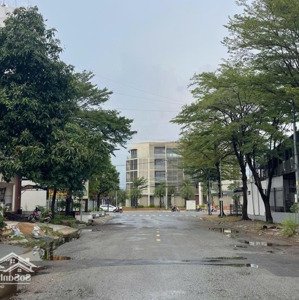 chủ kẹt tiền bán nhanh căn nhà phố ngay sát the global city giá tốt