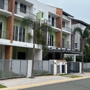 bán nhà 3 tầng sun casa, nhà nguyên căn kề thành phố mới bình dương, sổ hồng hoàn công sẵn