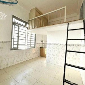 phòng ban công - lê trọng tấn - cách đh huit 5 phút - giá 2tr8/phòng