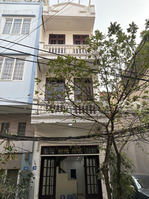 chính chủ cần tiền muốn bán nhà khu tái định cư pháp vân thanh trì. nhà đẹp kiên cố 4 tầng ở ngay