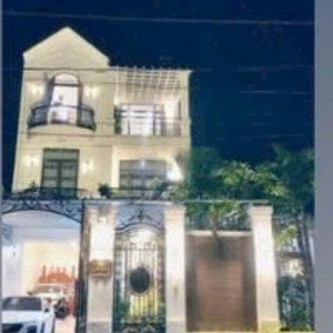 cho thuê biệt thự 40 triệu/tháng mặt tiền đường nguyễn văn cừ-gần cầu qua cồn khương-tp cần thơ