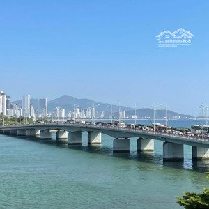 cần bán gấp nhà hàng hải sản view trực diện biển, cầu trần phú nha trang