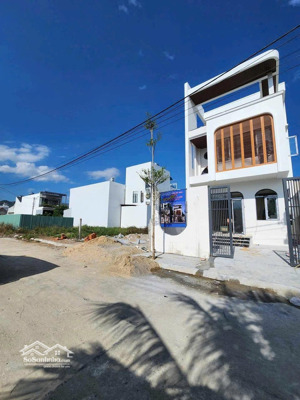 bán nhà mới đẹp 3 tầng trung tâm thị trấn diên khánh giá 2tỷ850