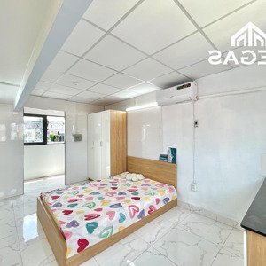 căn phòng full nội thất cb, nhiều ánh sáng, ngay an khánh