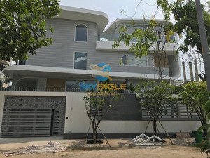 biệt thự - nôi khu compound trần cao vân q3 - dt: 12 x 14 - kiến trúc cổ điển - 59t - 300trieu/ m2