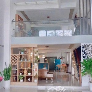 nhà 3 tầng mặt tiền đường 7,5m giá chỉ *5,8 tỷ* ngay sát trục võ chí công vị trí vàng