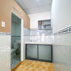phòng 35m2 - full nội thất - gần ngay ngã tư hàng xanh - ở được 3 - 4 bạn