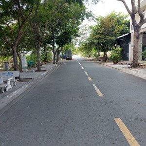 chính chủ bán nền đất kiến á 119m2 kdc cát lái giá 55tr/m2. liên hệ để được tư vấn