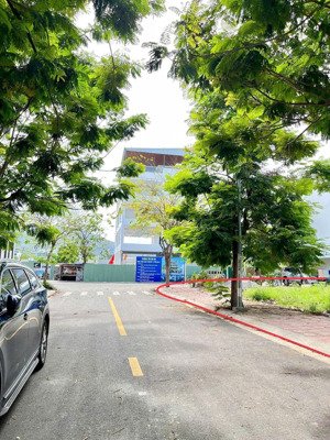 lô góc đẹp kinh doanh kđt hà quang ii, gần đường tố hữu gần sông mát mẻ chỉ 65tr/m2. lh 