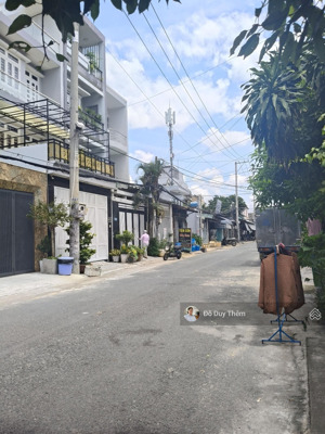 bán nhà nguyễn ảnh thủ trung mỹ tây 1. dt 230m2, ngang 10, mặt tiền đường, hơn 15tỷ