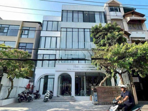 siêu phẩm! bán nhà mặt tiền trần não - (10x46m) - 4 tầng - hdt 200 triệu/tháng - giá chỉ 99 tỷ