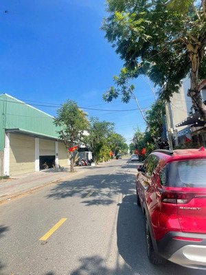 cần bán gấp 1 lô đất đẹp đường vũ thạnh