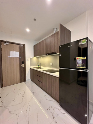 căn 2pn2wc nhà mới 100%, full nội thất cao cấp, tầng cao view thoáng, giá 8tr/ tháng, xem nhà 24/7!