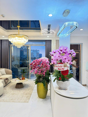 chủ kẹt tiền bán gấp 3pn vinhomes central park giá rẻ lh: 