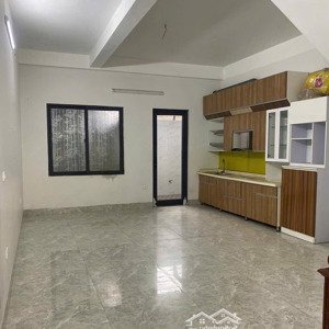 cho thuê nhà (hàng siêu phẩm) hoàn thiện đẹp ngay cổng trục chính khu b giá chỉ nhỉnh 20tr/th