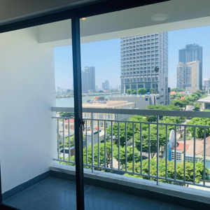 căn hộ 3pn không nội thất tại đà nẵng plaza, diện tích rộng 130m2, view đẹp thoáng, giá chỉ 16 tr