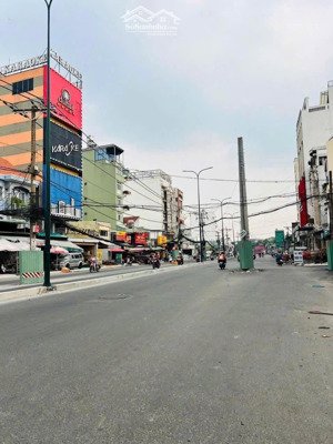 bán mt phạm văn bạch, p12, gv. dt: 5x33m. giá: 19 tỷ. hđt: 35tr/tháng. lh 