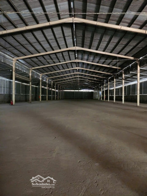 cho thuê nhà xưởng trong kcn suối tre, long khánh. dt 3900m2, giá 160tr/tháng, lh 
