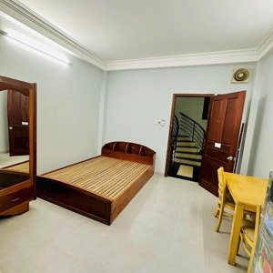 cho thuê phòng không nội thất tầng 1 rộng rãi ở gia đình