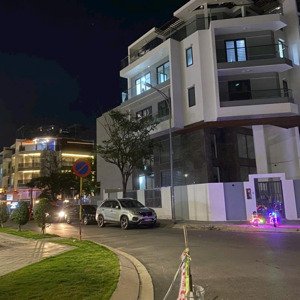 cho thuê mặt bằng quận 7 (kế bên khu căn hộ riverside complex)