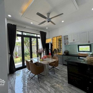 biệt thự góc 2mt lê văn sỹ q3. dt 18mx12m, cn 213m2. kc 2 tầng. giá rẻ nhất khung đường chỉ 20,5 tỷ
