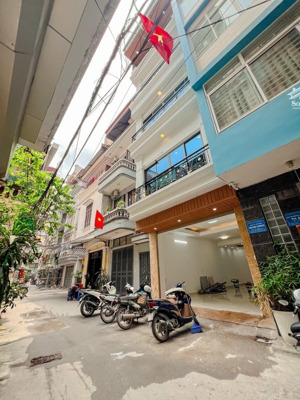 phạm văn đồng lô góc, 5 tầng mới đẹp, đường thoáng rộng doanh thu 45tr/th.