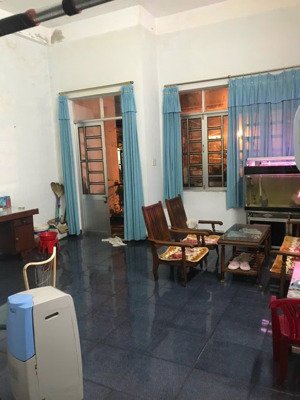 cần bán nhà 2 mê mt huỳnh thúc kháng - nha trang - nha trang - giá 18 tỷ.