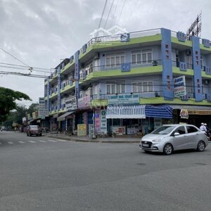 BÁN GẤP NHÀ 2 MẶT TIỀN TẠI VISIP 1