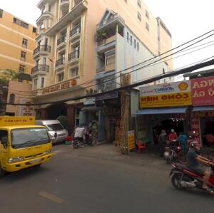 Nhà mặt tiền nguyên căn 4,5x20m 3 tầng Nguyễn Thái Bình - Út Tịch p4 Tân Bình