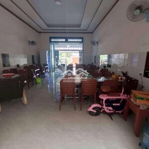 Sang quán ăn mặt tiền ngay trung tâm đồ mới 100