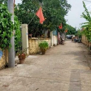 bán đất 72m2, ngõ 1 đường tân thành, hai ô tô tránh nhau. giá 33 triệu/ m2