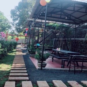 CHO THUÊ QUÁN RỘNG GẦN 2 sào đất TT phố