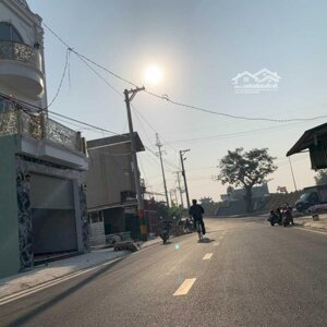 em bán 94,5m2 trục kinh doanh vào làng, hạ mỗ, huyện đan phượng, hn (giá 3xtr/m2) lh: 0965023988