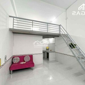 DUPLEX 40m2 gác cao ngay ngã tư Thủ Đức chỉ 3Xx