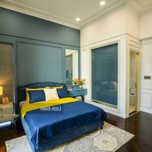 bán căn nhà phố sân vườn dãy e, đường lớn, được thương lượng trực tiếp với cđt, lh 0909077241