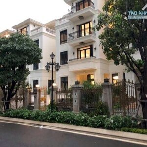 Bán căn biệt thự lô góc đẳng cấp thượng lưu Vinhomes Ba Son DT366m2_4Tầng ,chỉ 75tỷ