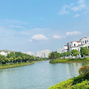 biệt thự mặt hồ nam an khánh cần bán