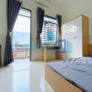 Trống sẵn căn ban công ngay Etown Cộng Hòa - Full nội thất