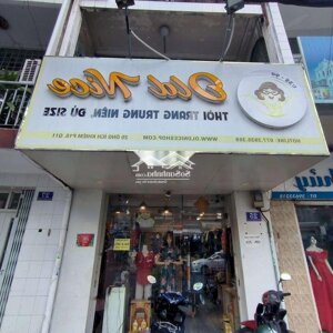 Cần sang lại tiệm thời trang khu sầm uất nhất q11