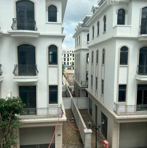 bán nhà sao biển tại vinhomes ocean park2 , giảm 27% đã hoàn thiện 5 tầng